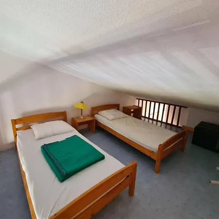 Apartment 2 Pieces Avec Climatisation Et Loggia A Argeles-sur-mer, Proche Commerces Et - Fr-1-388-87 *
